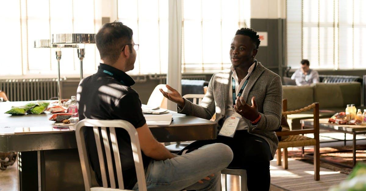 découvrez l'importance du networking pour développer votre réseau professionnel, échanger des idées et saisir de nouvelles opportunités. apprenez les meilleures pratiques pour établir des connexions significatives et propulser votre carrière.