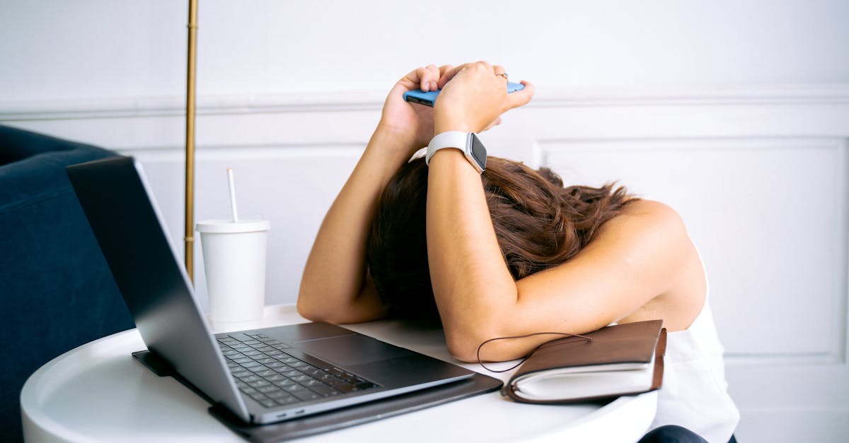 découvrez les causes et les solutions pour surmonter la procrastination. apprenez à gérer votre temps et à augmenter votre productivité grâce à des conseils pratiques et des stratégies efficaces.