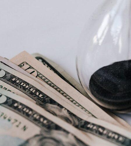 découvrez comment optimiser le timing de vos investissements pour maximiser vos rendements. apprenez les stratégies essentielles pour choisir le moment idéal afin d'acheter ou de vendre vos actifs sur les marchés financiers.