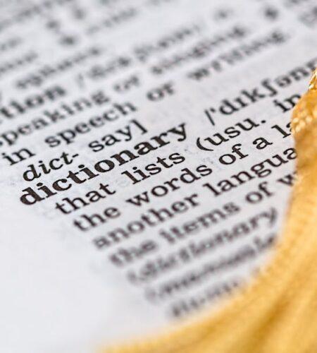 découvrez la signification et les nuances du mot 'meaning'. explorez son importance dans la communication et la compréhension des idées. plongez dans l'analyse sémantique pour enrichir votre vocabulaire et votre compréhension linguistique.