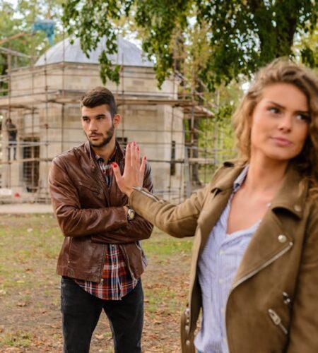 découvrez les clés pour construire et entretenir des relations saines et épanouissantes. explorez les dynamiques des relations amoureuses, amicales et professionnelles, ainsi que des conseils pratiques pour améliorer votre communication et votre compréhension de l'autre.