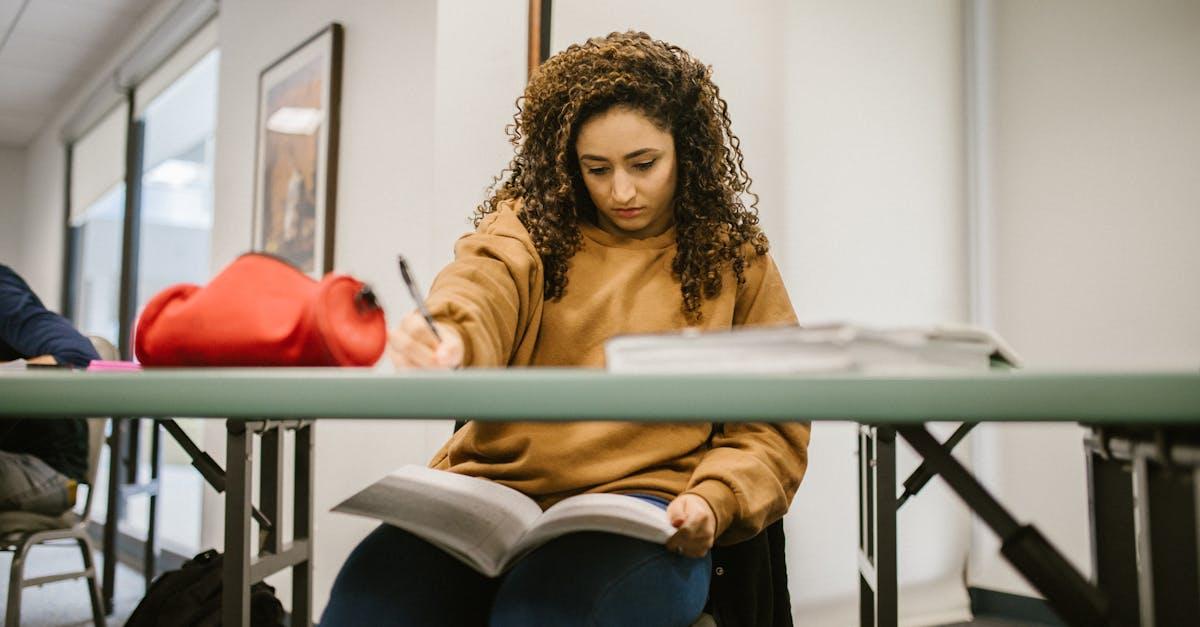 évaluez vos compétences de manière efficace et concise grâce à notre guide complet sur l'évaluation des compétences. découvrez les méthodes d'évaluation, les outils proposés et comment améliorer vos performances professionnelles.