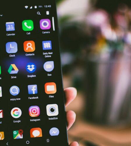découvrez les principes fondamentaux de l'interface utilisateur (ui) et apprenez à concevoir des expériences intuitives et esthétiques. explorez les meilleures pratiques, les outils et les tendances pour créer des interfaces engageantes qui améliorent l'interaction utilisateur.