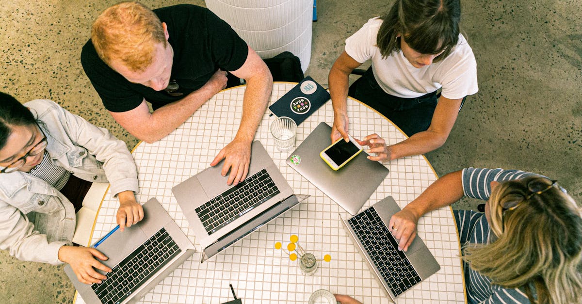 découvrez l'importance de la collaboration dans le monde du travail moderne. apprenez comment favoriser le travail d'équipe, renforcer la communication et stimuler l'innovation au sein de votre organisation pour atteindre des résultats optimaux.