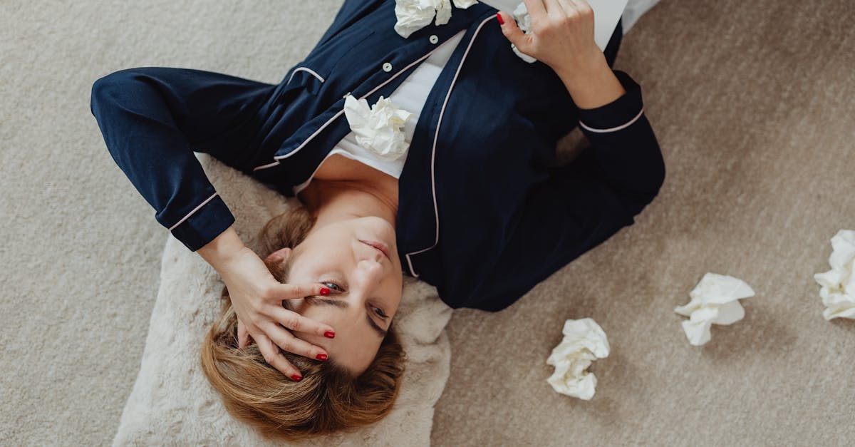découvrez les causes et les symptômes de l'épuisement émotionnel. apprenez comment reconnaître cette fatigue mentale et émotionnelle pour mieux la gérer et retrouver votre bien-être au quotidien.