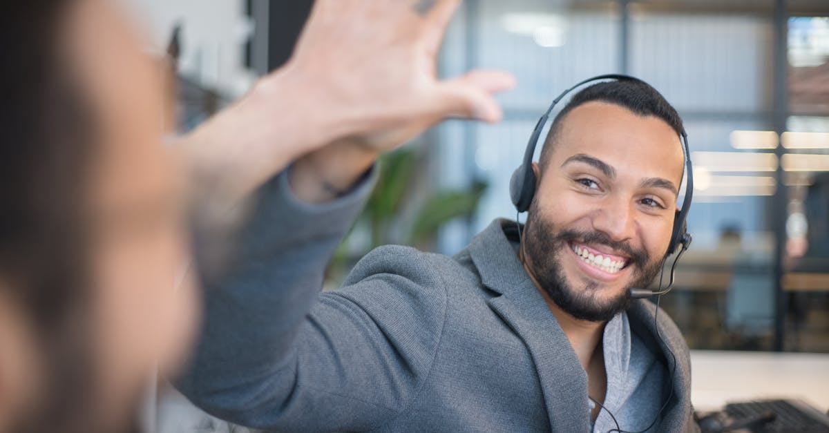 découvrez les clés de la satisfaction au travail : définitions, facteurs d'influence et conseils pour améliorer votre bien-être professionnel et votre épanouissement au quotidien.