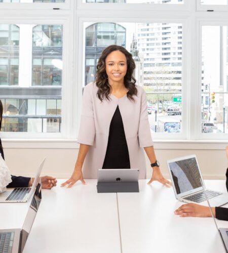 découvrez les clés du leadership, développez vos compétences pour inspirer, motiver et guider efficacement une équipe vers le succès.