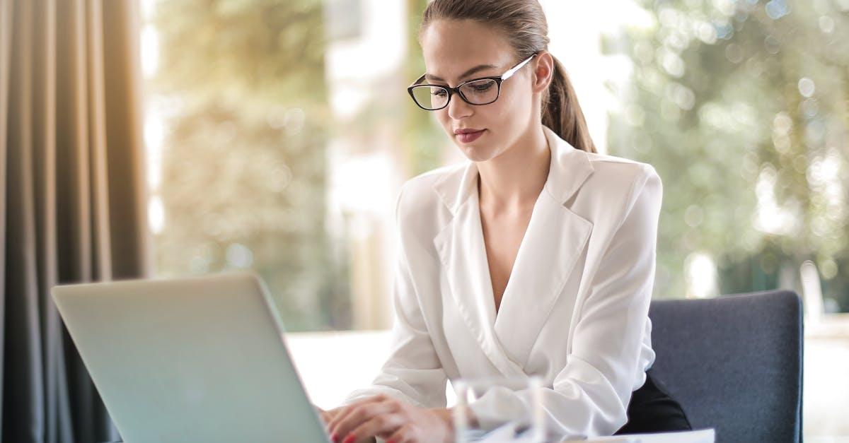 découvrez comment bâtir une carrière en ligne florissante. explorez des conseils pratiques, des ressources et des stratégies pour réussir dans le monde du travail numérique. transformez votre passion en profession depuis n'importe où !