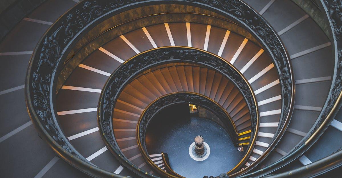 découvrez la perspective: définition, types (linéaire, atmosphérique), règles et astuces pour réussir vos dessins, photos et designs, avec exemples clairs.