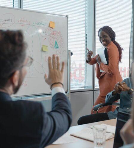 découvrez les meilleures pratiques en gestion d'équipe. apprenez à motiver vos collaborateurs, favoriser la collaboration et atteindre vos objectifs grâce à un management efficace.