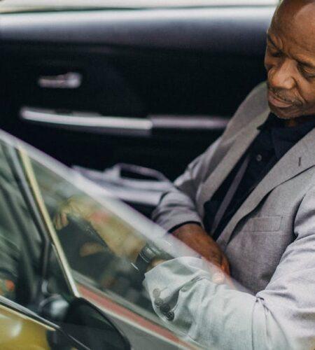 réservez un taxi fiable et ponctuel pour tous vos déplacements. profitez d'un service professionnel, sécurisé et disponible 24h/24, 7j/7 pour voyager en toute tranquillité.